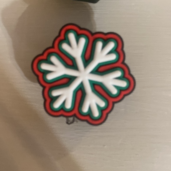 Croc charms. Set of 4.  Grinch.  Christmas.  New.  Cute. - Picture 5 of 5